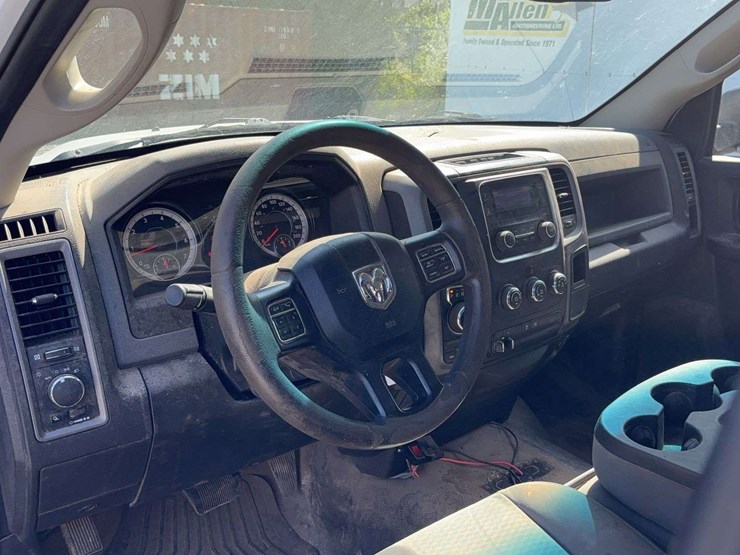 2019-ram-1500-classic-image-16
