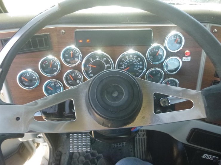 2019-western-star-4700sf-image-22