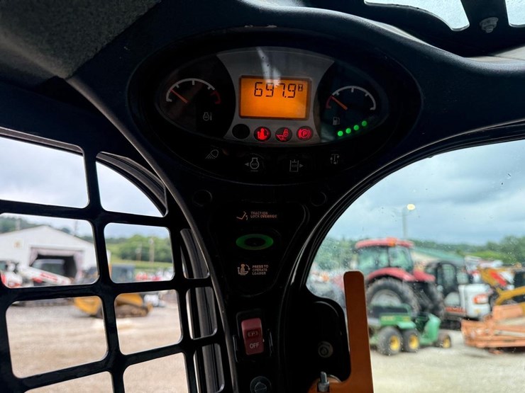2022-bobcat-t770-image-26
