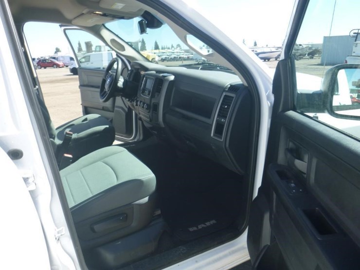 2015-dodge-1500-image-6