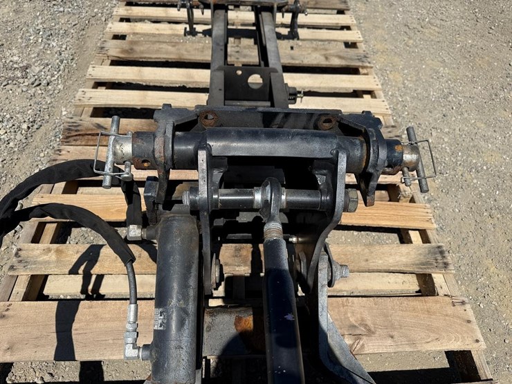 kubota-l4455a--4-pt-hitch-and-subframe-wh-auto-latch-uni-tach-image-9