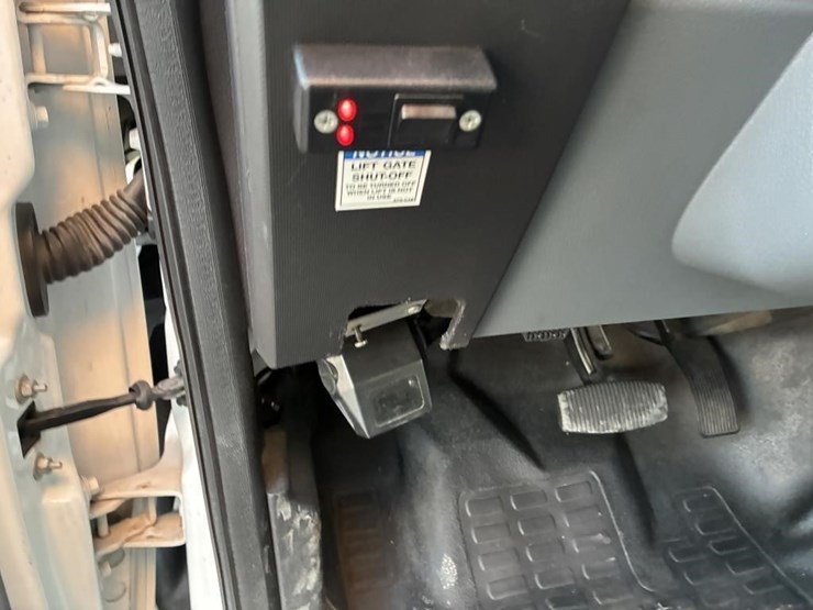 2016-ford-f650-xlt-image-17