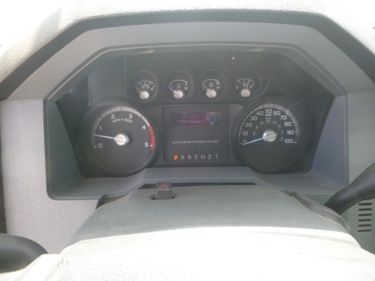 2011-ford-f550-image-17