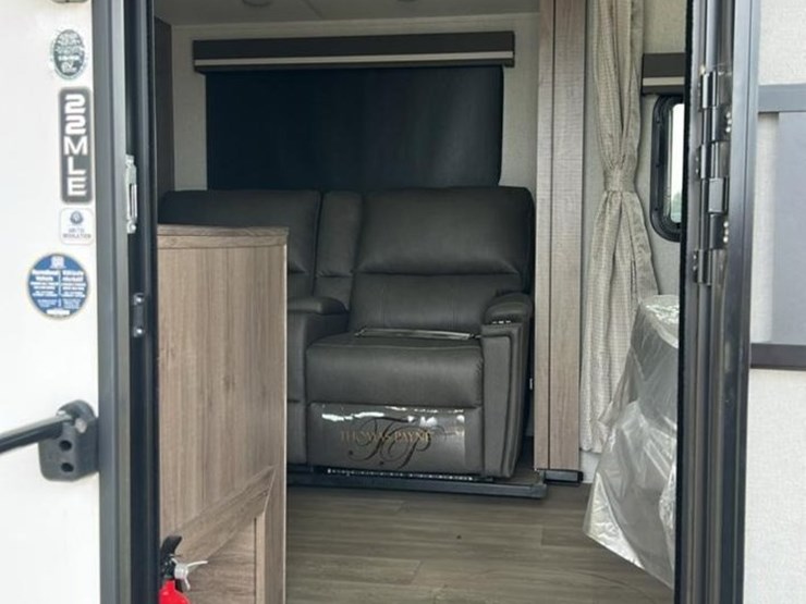 #140-•-2025-grand-design-imagine-xls-22mle-camper-image-42