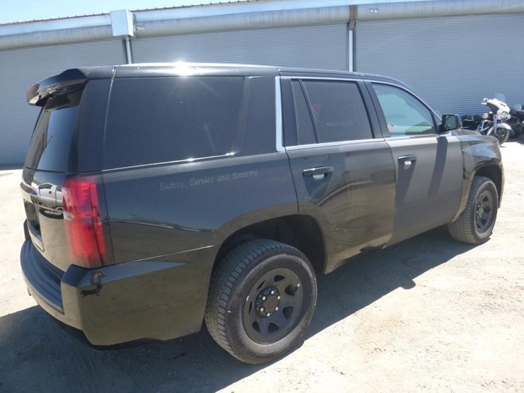 2019-chevrolet-tahoe-image-3