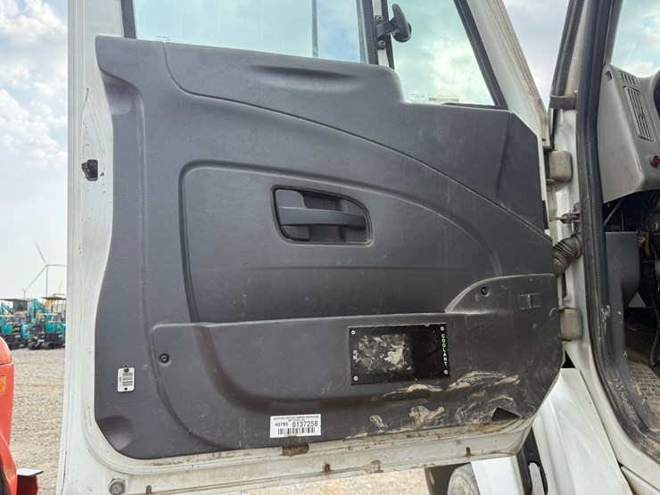 2012-international-transtar-8600-image-47