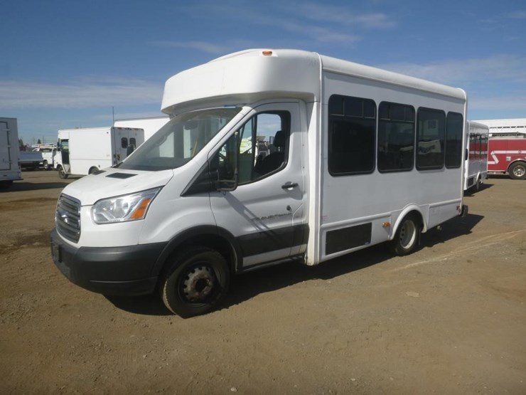 2019-ford-transit-image-1