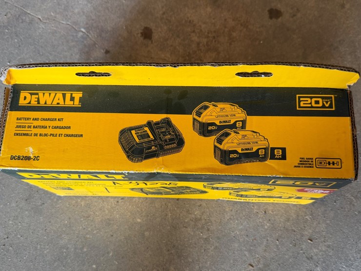 #17-•-dewalt-battery-and-charger-kit-image-6