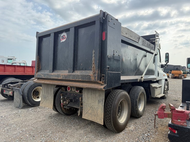 2016-freightliner-cascadia-125-image-4