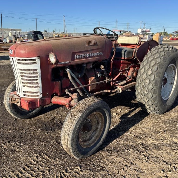 1956 INTERNATIONAL 300