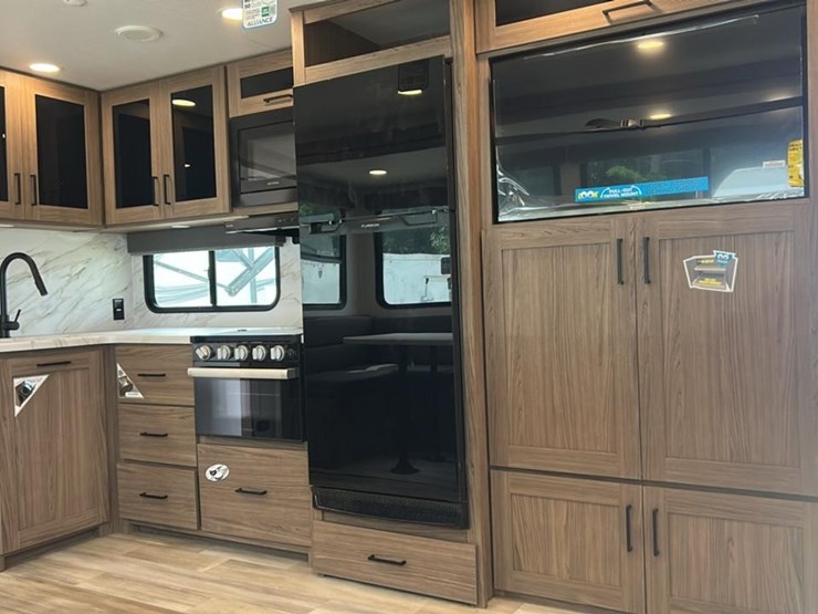 #141-•-2024-alliance-rv-delta-281bh-camper-image-54