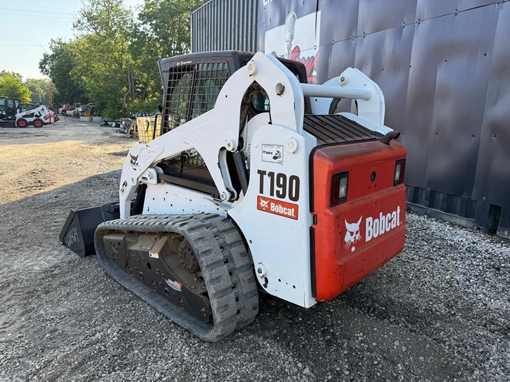 2011-bobcat-t190-image-2