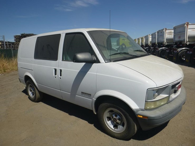 2001-gmc-safari-image-2
