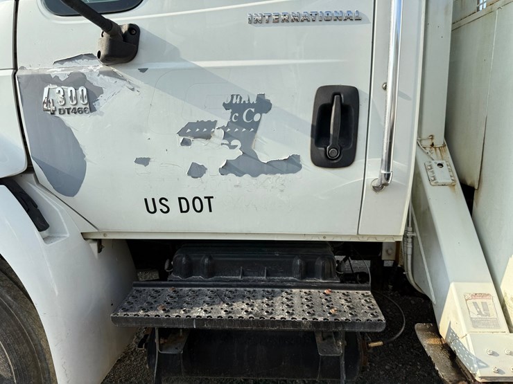 2007-international-durastar-4300-image-91