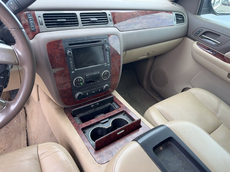 2009-chevrolet-tahoe-image-31
