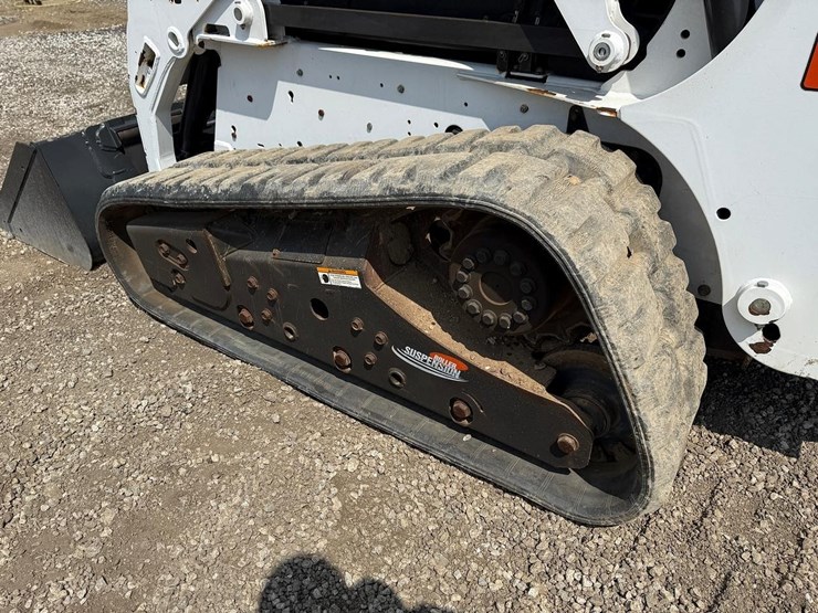 2011-bobcat-t190-image-16