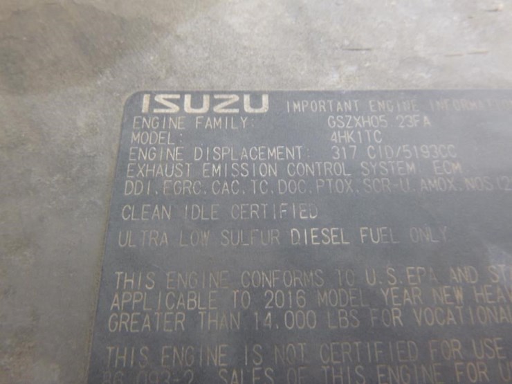 2017-isuzu-nrr-image-19