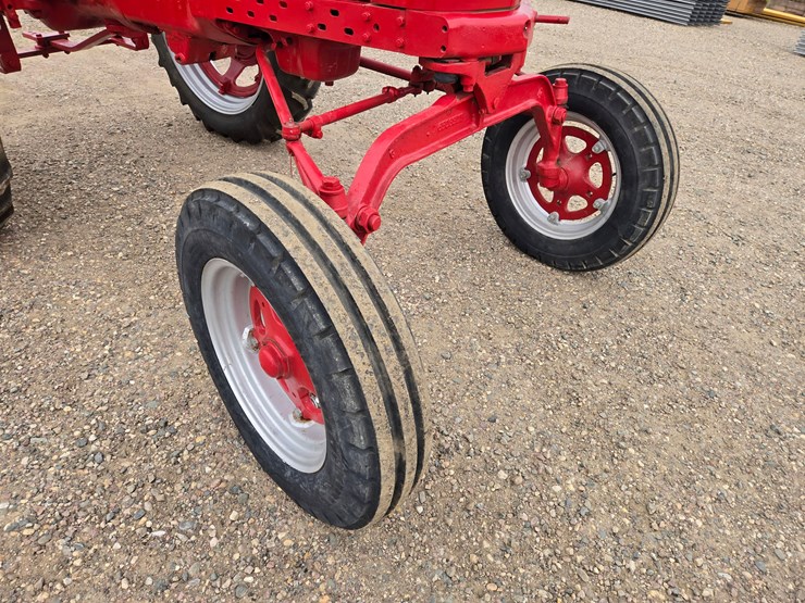 1939-farmall-super-hv-tractor-image-9