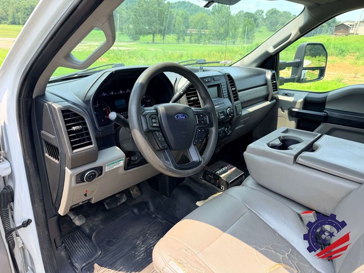 2019-ford-f550-xl-image-92