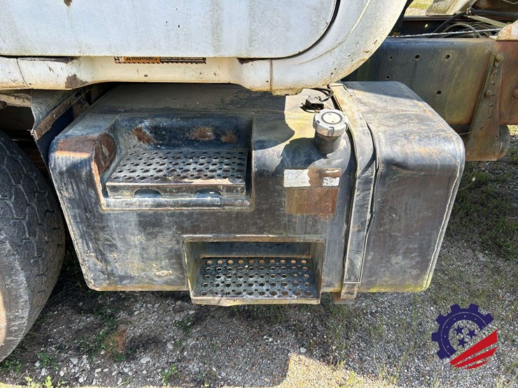 1998-mack-dm690s-image-23