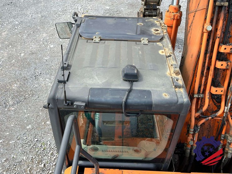 2018-hitachi-zx300-lc-6n-image-81