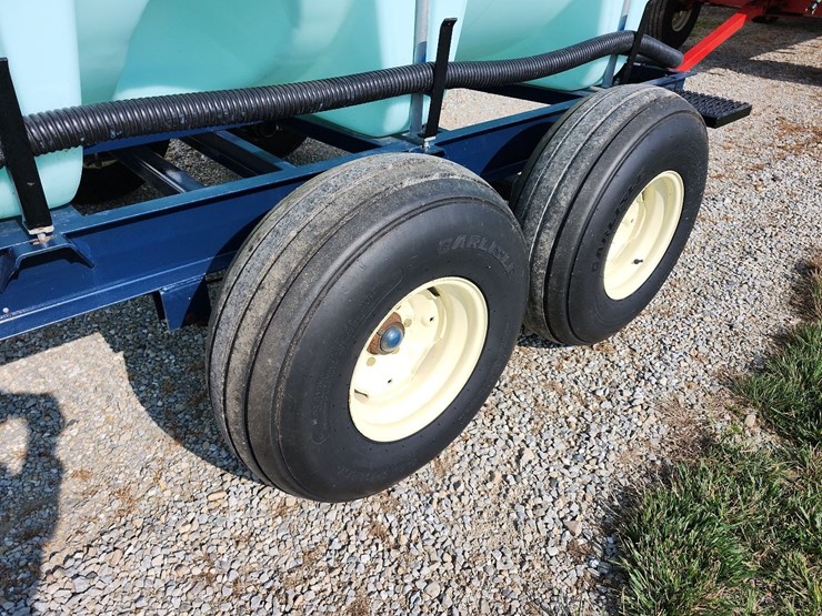 schaben-1300-gal.-tandem-nurse-trailer-image-4