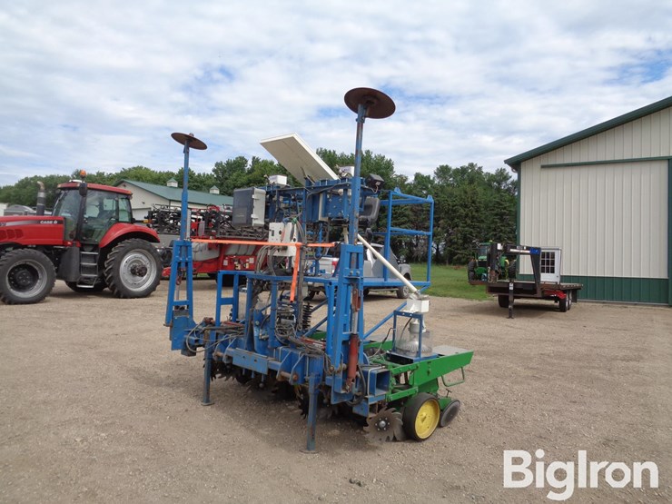 almaco-4r30-3-pt-research-planter-image-1