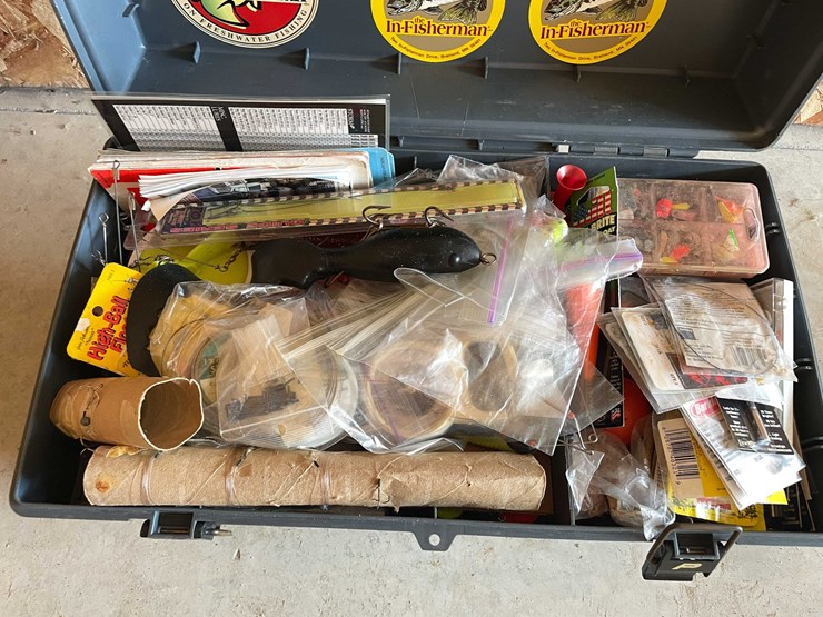 #3683-•-plano-phantom-protackle-box-with-contents-image-6
