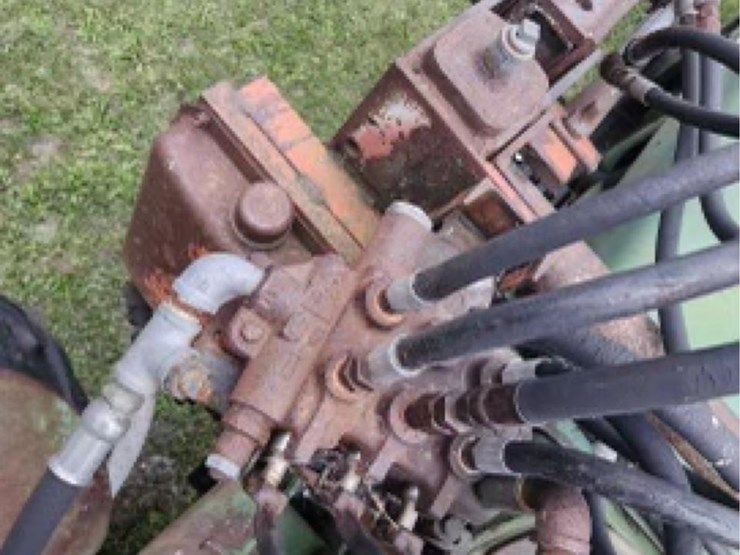 john-deere-4010-image-16