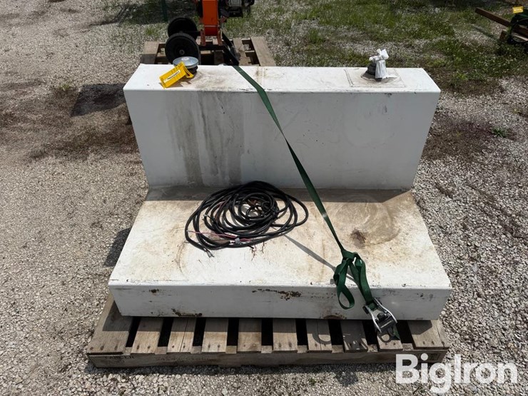 110-gal-steel-transfer-tank-image-2