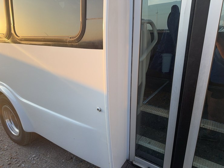 2006-ford-e450-image-7