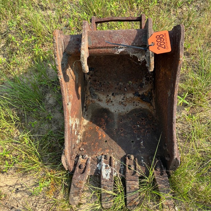 #2698 • Bobcat Bucket