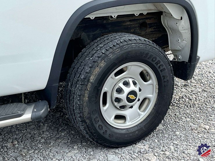 2021-chevrolet-silverado-2500-image-8