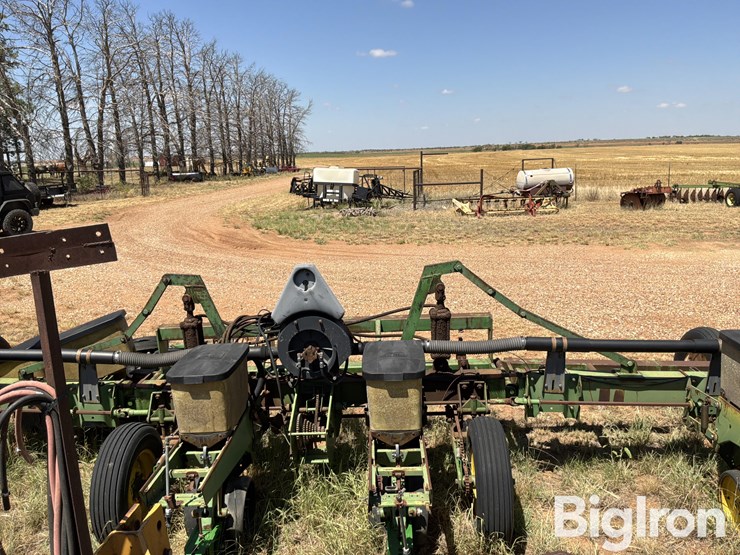 john-deere-7300-image-6