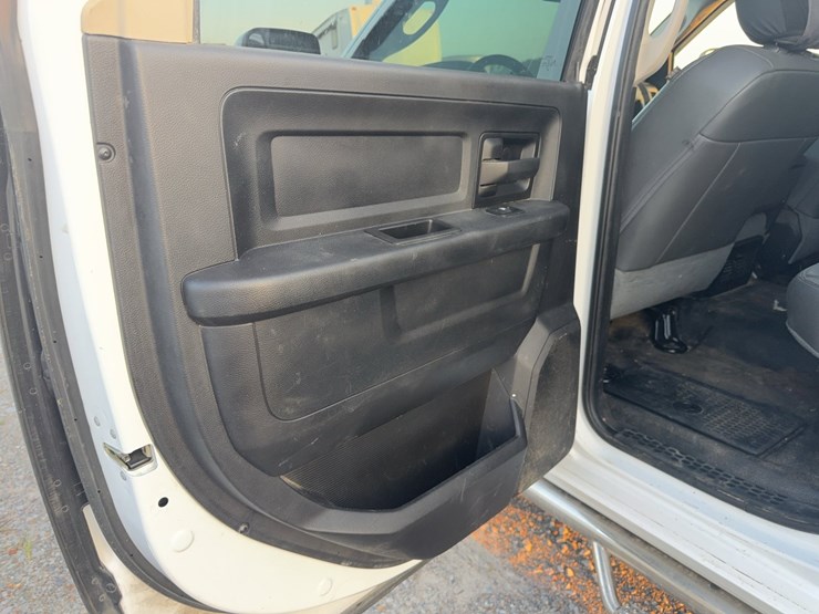 2018-dodge-ram-2500-image-31