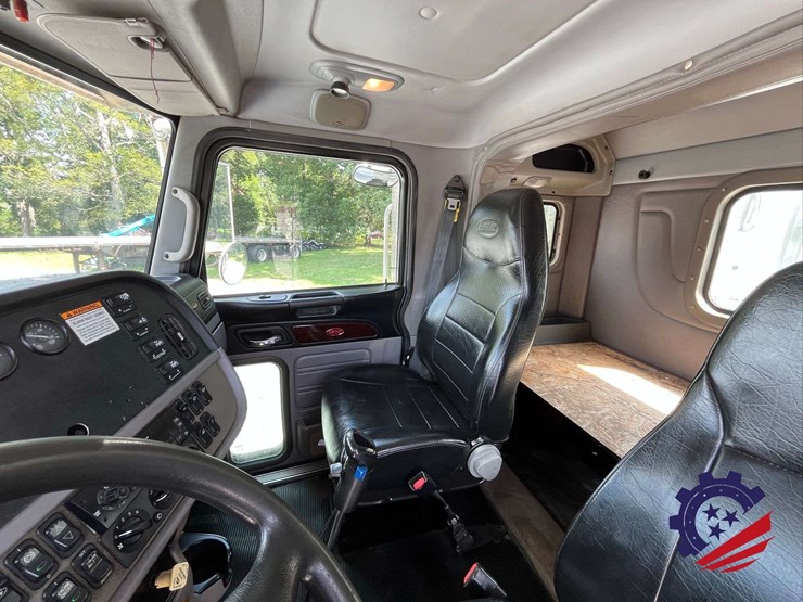 2013-peterbilt-367-image-77