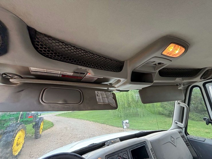 2011-international-durastar-4400-image-29