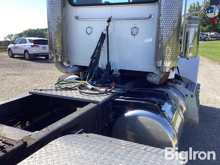 2006-peterbilt-378-image-16