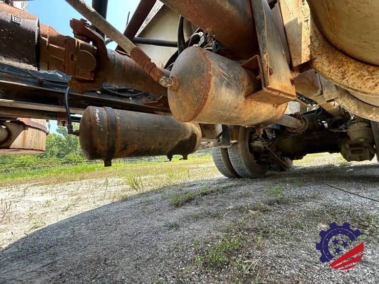 1992-mack-dm600gk-rear-discharge-concrete-mixer-truck-image-75