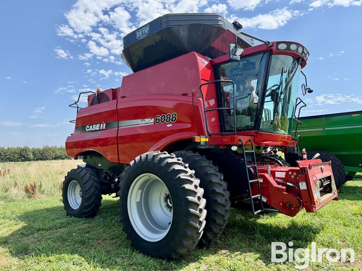 2012-case-ih-6088-image-3