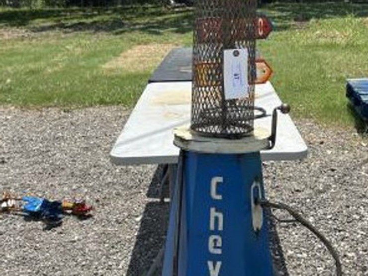 #67-•-metal-art---chevron-gasoline-tower-image-1
