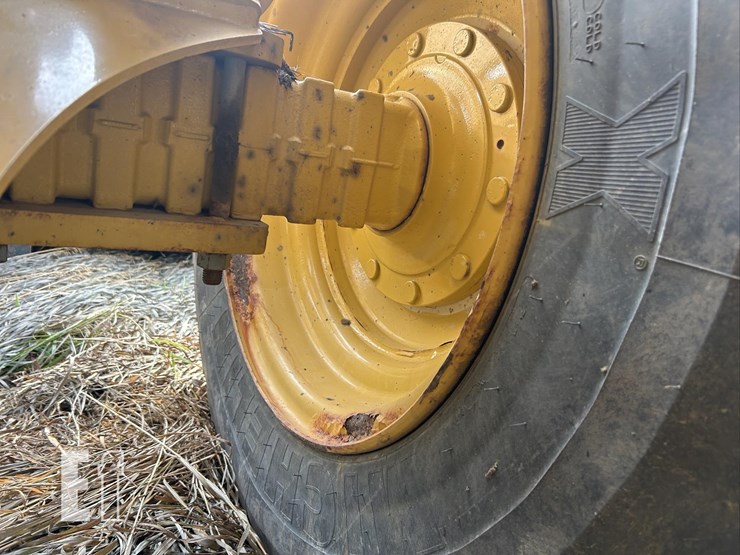 2015-caterpillar-910k-image-51