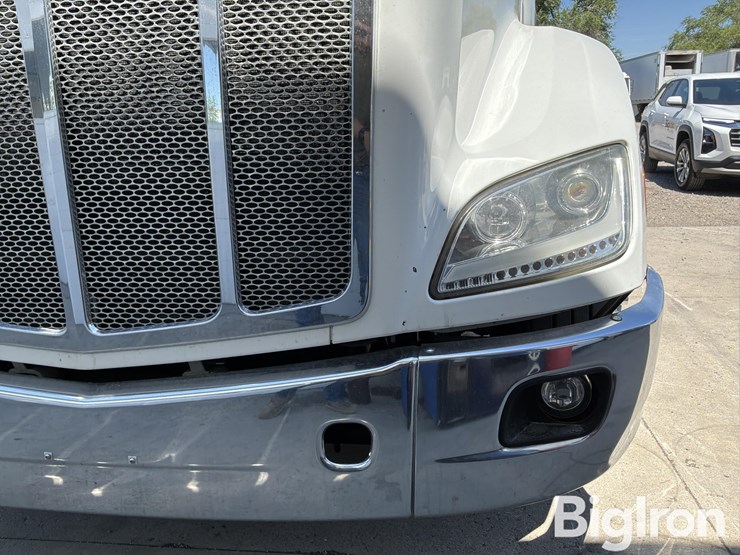 2015-peterbilt-579-image-11