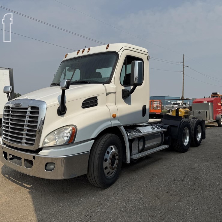 2013 FREIGHTLINER CASCADIA 113