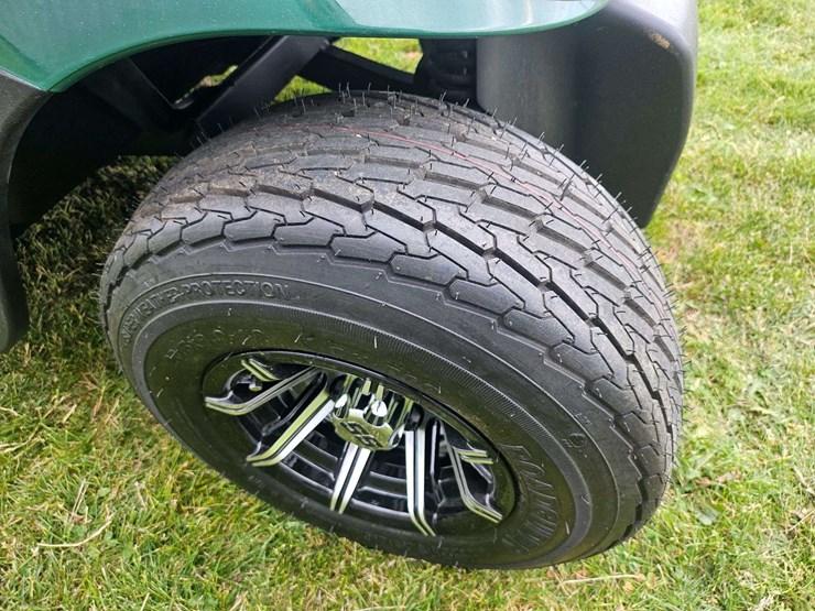 e-z-go-electric-golf-cart-image-12