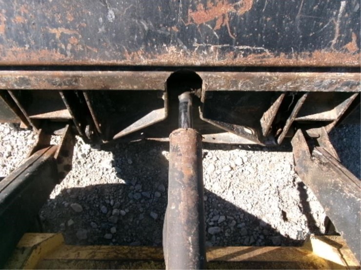 new-holland-l555-image-20