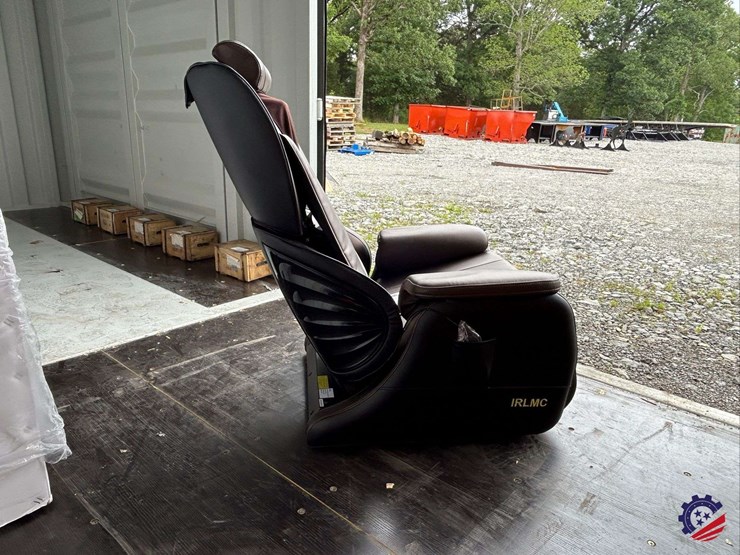 unused-2026-irlmc-deluxe-massage-chair-image-7