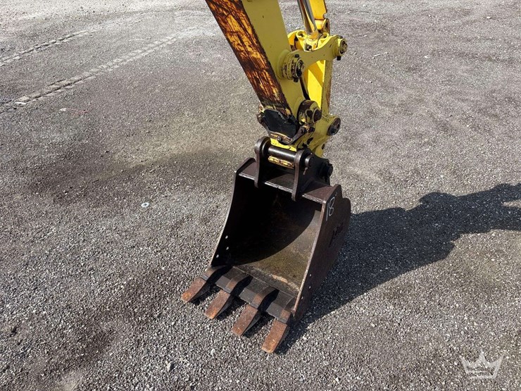 2012-yanmar-vio27-image-23
