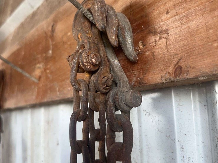 heavy-duty-steel-logging-chains-with-grab-hooks-image-2