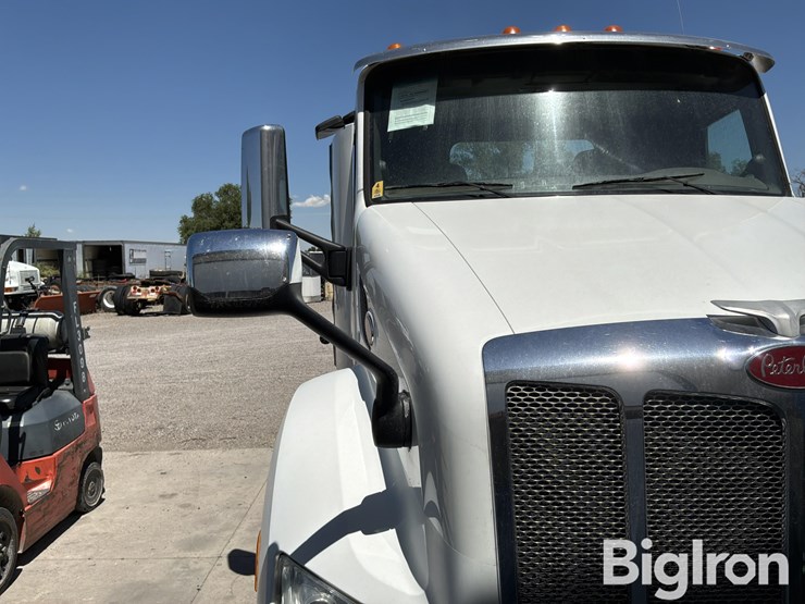 2015-peterbilt-579-image-14